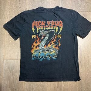 P&CO "pick your poison" men's size small tee